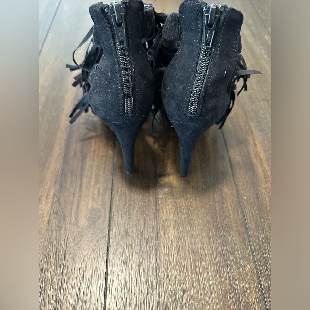a.n.a |  Black Terry Fringe Heels size 6 - Picture 6 of 8
